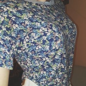 🌼SELFIE floral flowy tee🌼